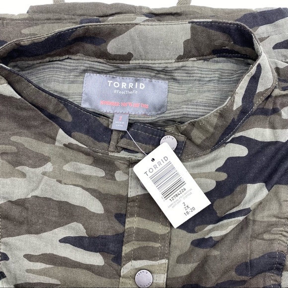 Torrid Women's Camo Button Front Drawstring Anorak Size 2X - Picture 8 of 8